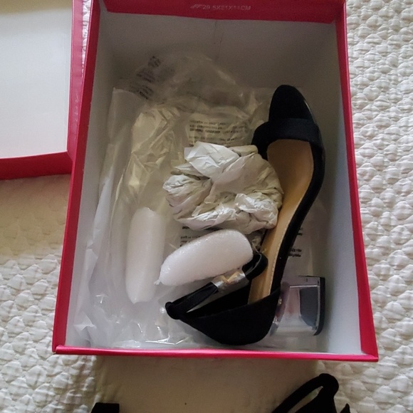 Dress sandals size 7.5 (8) - Picture 3 of 7